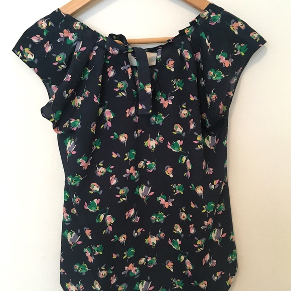 Floral Blouse with Unique Pleated Neckline XS - Picture 2 of 4